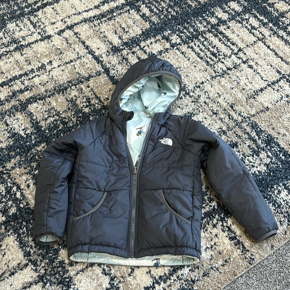 Northface toddler boy 5T excell  conditionn reversible jacket